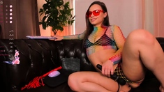 Masturbating solo babe loves her toys