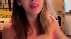 Young amateur teen in solo masturbation getting kinky