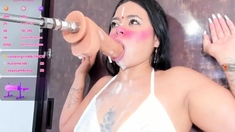 Amateur brunette ariana marie solo toying