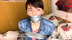 Amateur hottie solo masturbation