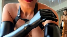 Amateur babes are good at masturbating as well