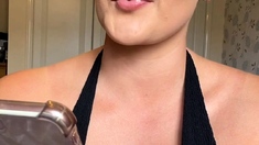 Big ass babe exposes her big boobs