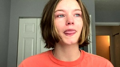 Brunette Solo Webcam Masturbation