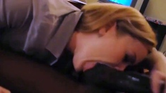 Blonde MILF's Blowjob Skills on Display
