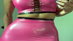 Close up amateur beauty uses her toy to masturbates